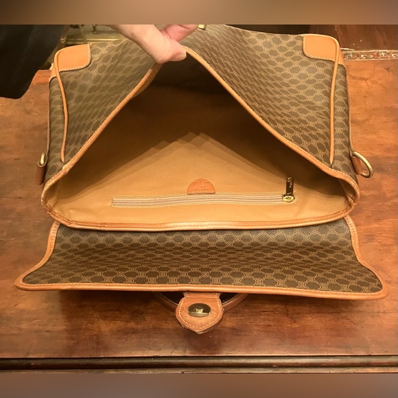 Authentic Celine Triomphe Vintage Macadam Messenger bag - Picture 8 of 12